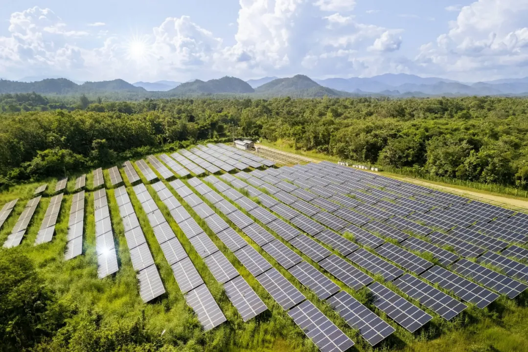 国产光伏企业出海的困境与破局-数字化转型网www.szhzxw.cn