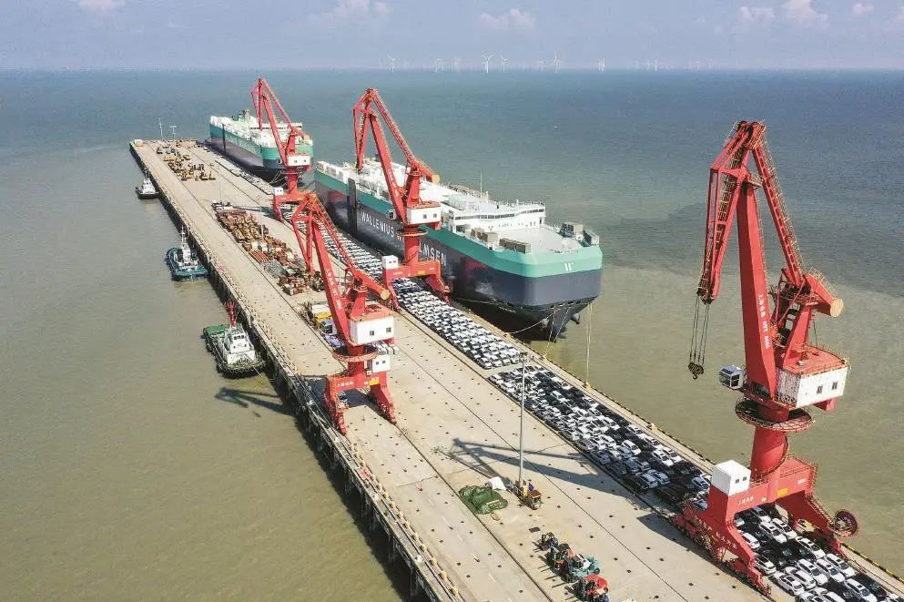 区港联动，“临港造”新车下线就出海-数字化转型网www.szhzxw.cn