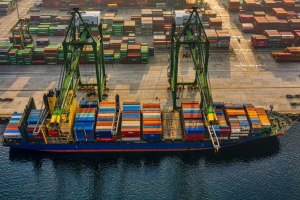 逐浪前行，解码中国企业出海破“卷”之路-数字化转型网www.szhzxw.cn