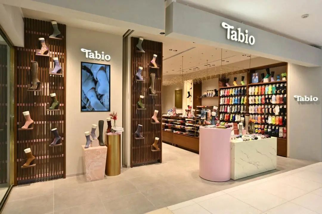 海外爆火？一双袜子的出海商机！！-数字化转型网www.szhzxw.cn