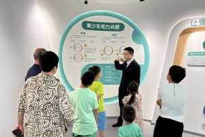 大明眼健康科普馆举办爱眼护眼活动-数字化转型网www.szhzxw.cn