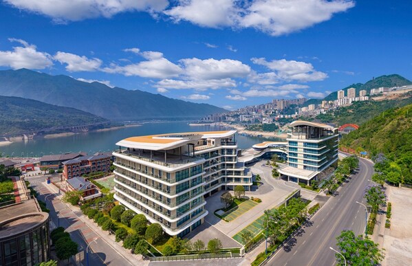 重庆巫山蔚景温德姆酒店盛大开业-数字化转型网www.szhzxw.cn