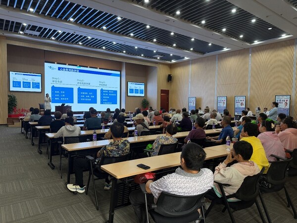 "保‘心'护航・健康同行" 公益义诊首站落地上海小昆山镇