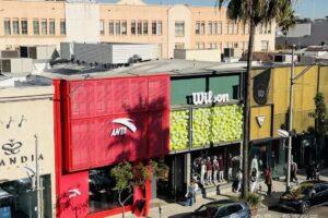 企业出海案例|安踏全球化：从资本并购到品牌出海，中国运动品牌的全球突围之路——数智化转型网