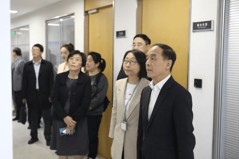 以高质量党建引领新型特色经信智库建设