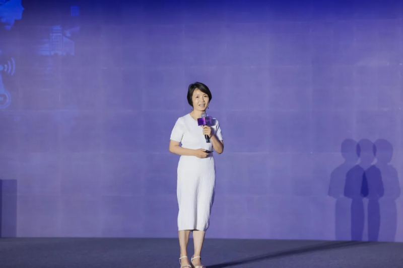 中国移动正式开源139亿参数语言大模型，实现九天基础大模型全新升级