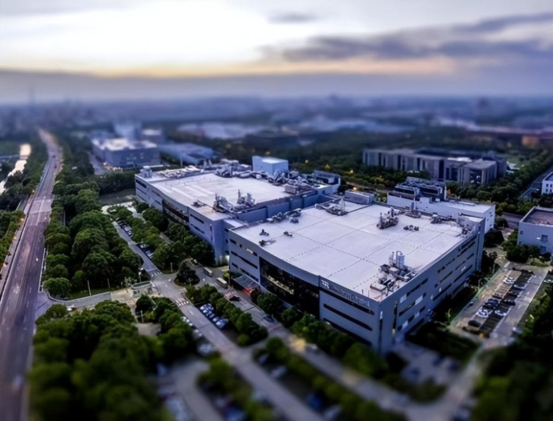灯塔工厂案例集|西部数据上海工厂：全球存储行业灯塔工厂的精密制造之路——数智化转型网www.szhzxw.cn
