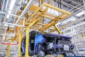 灯塔工厂案例集|上汽大通南京工厂：汽车行业C2B数字化转型标杆的智造之路——数智化转型网www.szhzxw.cn