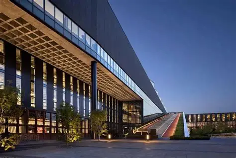 人工智能案例｜耐克：从生成式 AI 到智能门店的全球运动品牌 AI 化标杆——数智化转型网www.szhzxw.cn