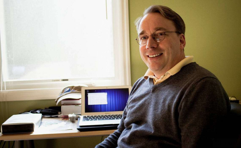 林纳斯·托瓦兹（Linus Torvalds）：Linux 内核 1991 + Git 版本控制 2005 + 协同开源文化奠基